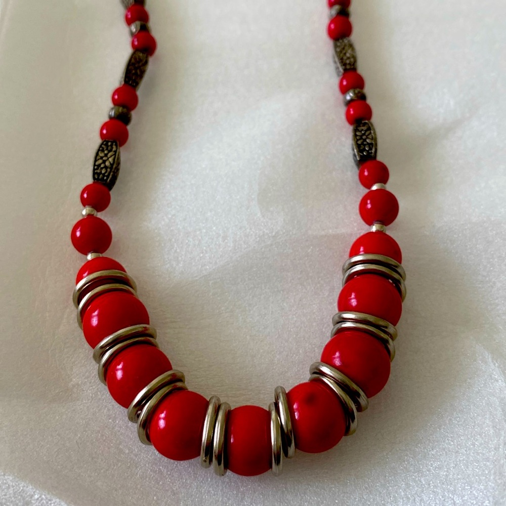 Necklace Moroccan new 20 inches